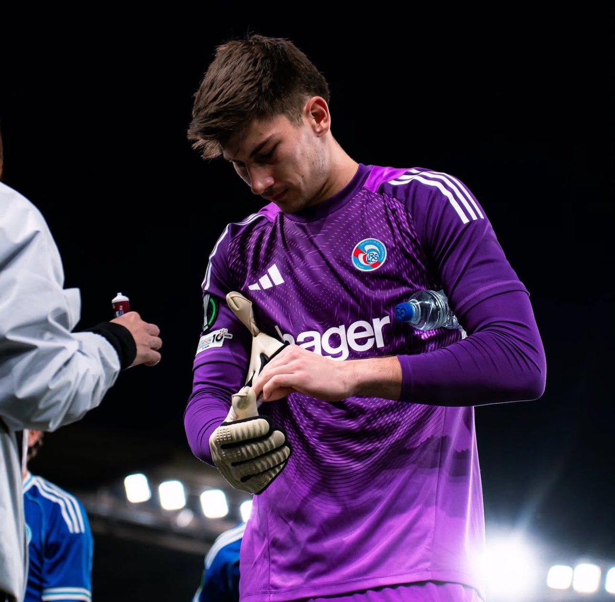 Blue_Footy's tweet image. I personally wish Penders to stay one more year at Strasbourg before returning to Chelsea.

I don't think he can keep Sanchez on the bench next season, and there is no need for him to be a backup on the bench.