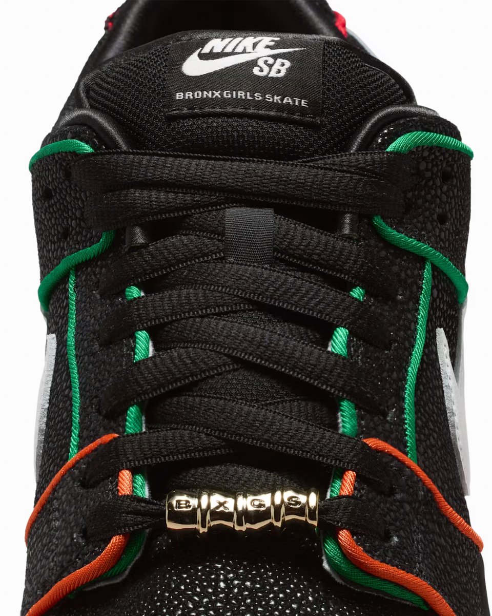 Nike.com tweet media