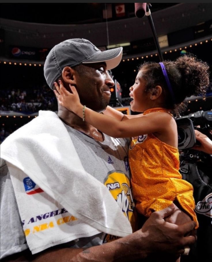 HiddenPosters® tweet media