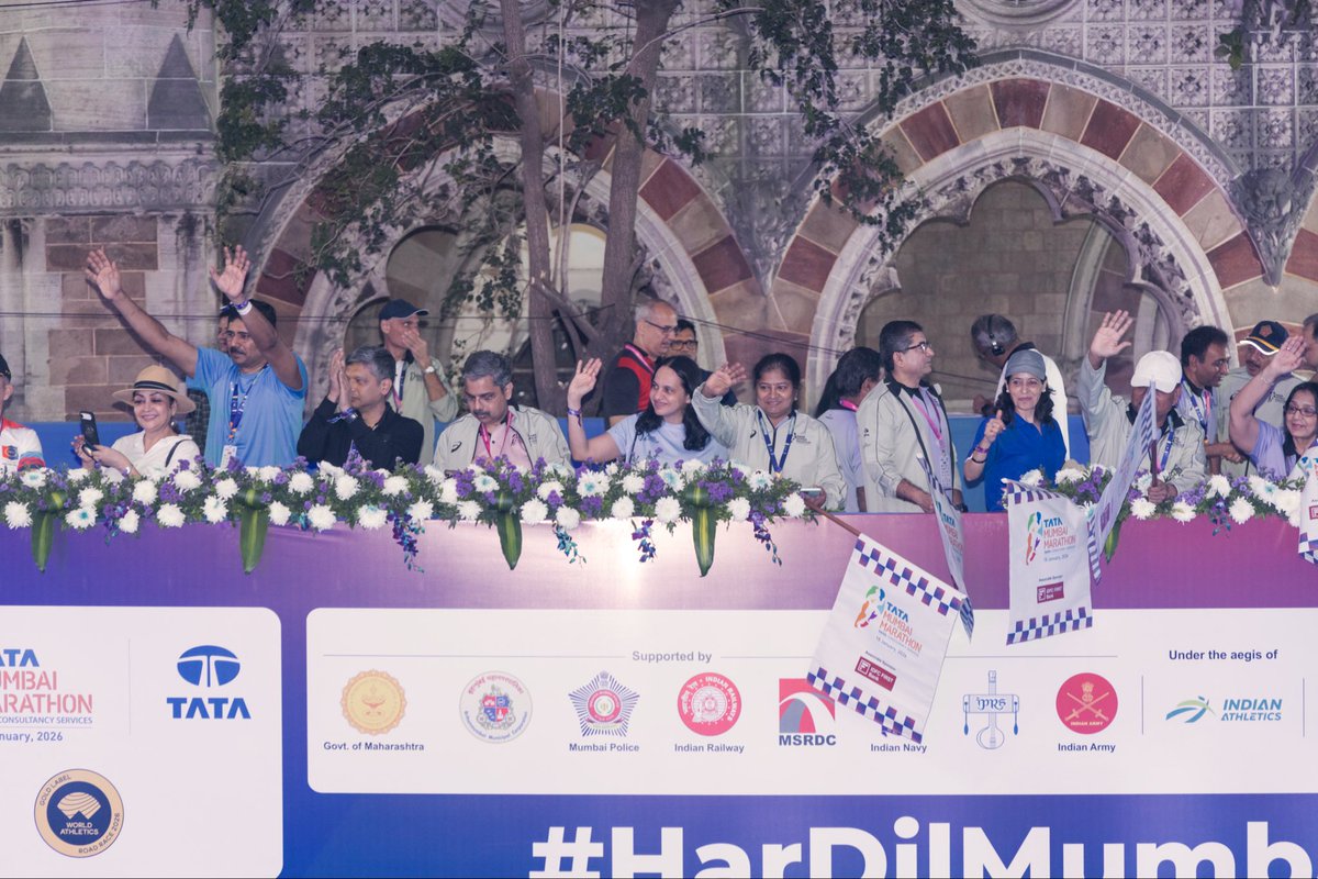 IncomeTaxMum's tweet photo. Income tax Dept., Mumbai made its stellar presence felt by participating in the #tatamarathon & encouraging everyone to pay taxes & play their role in nation building.
Smt Malathi Sridharan, PrCCIT Mumbai was amongst the guests at the flag off where she encouraged all the participants & conveyed the importance of fitness and good health.
@IncomeTaxIndia @nsitharamanoffc @FinMinIndia @officeofPCM @PIB_India @PIBMumbai