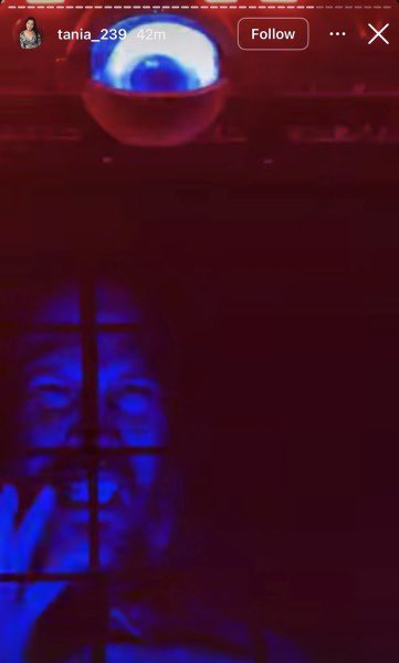 gorebugs's tweet image. OHHH MY GODD IT’S ALL OF THEM BEING RECONDITIONED ON THE SCREENS WHILE THEYRE IN THE MOAT PRISON UNIFORMS