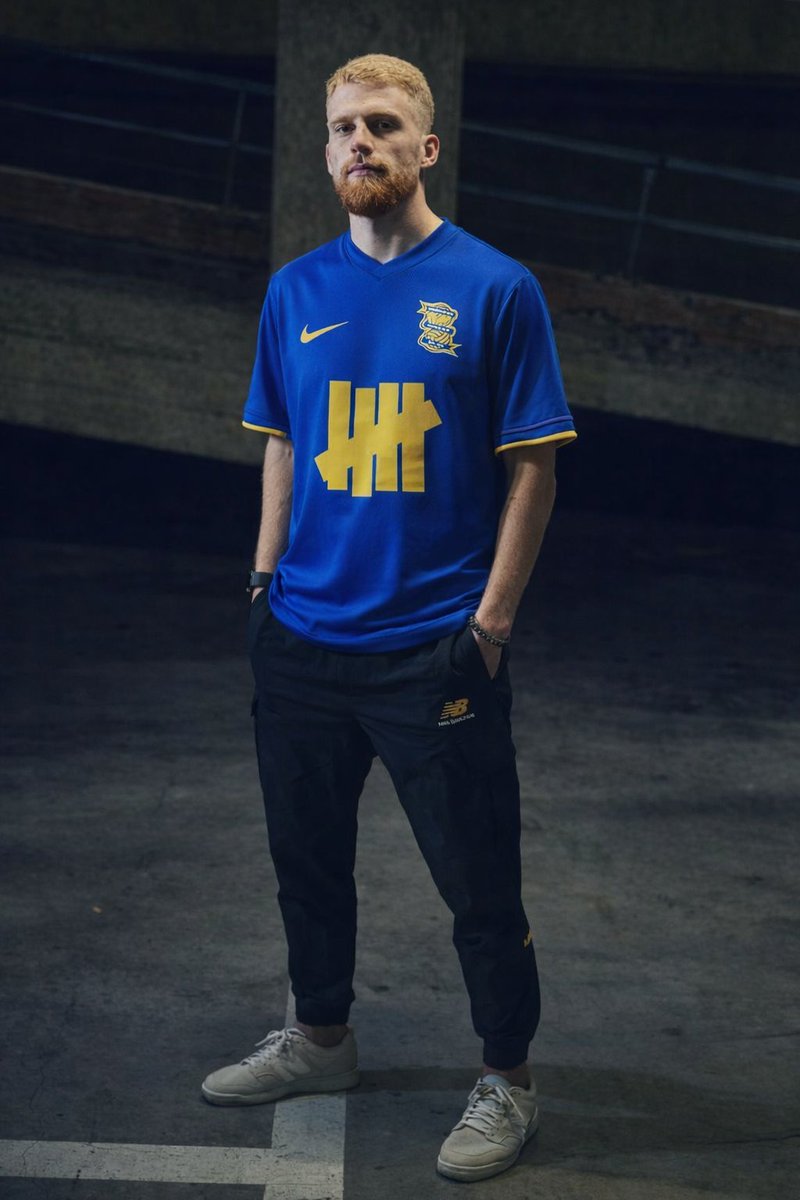 La decadencia absoluta de la liga española en una sola imagen: Carlos Vicente traspasado del Alavés al 13º de la segunda división inglesa.