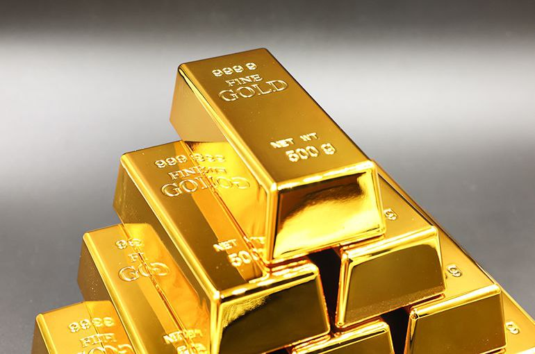 MaxCrypto's tweet photo. 🚨 BREAKING 🚨 

Tether bought 27 tons of Gold worth $4.5 billion in Q4 2025. https://t.co/T5AbiQN0Cz