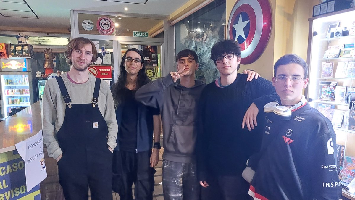 Smash Bros León tweet media