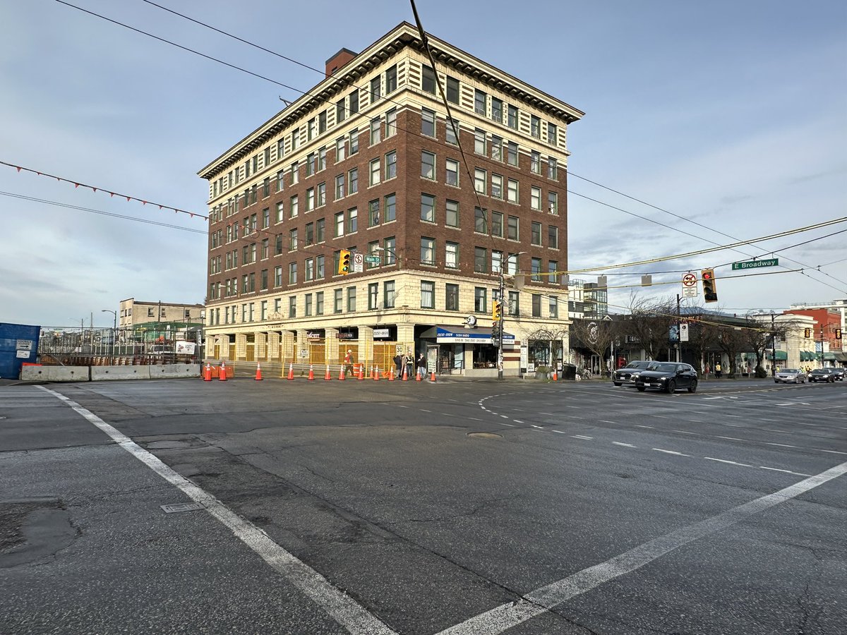 Monika Gul tweet media