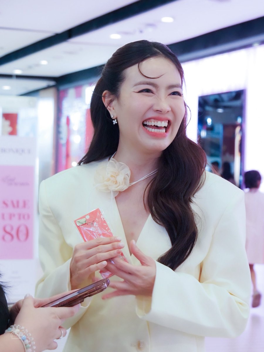 ตอนแต่งรูปในหัวมีแต่พิแพวถืออั่งเปา 😂
#praewh
