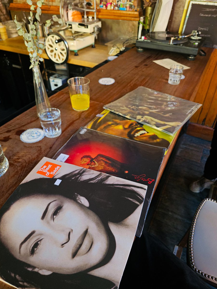 Uncie Godiva tweet media