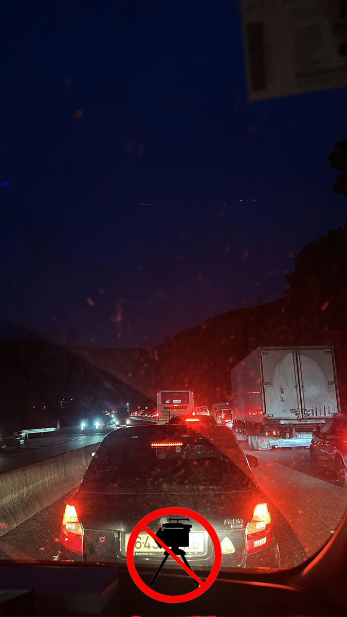 Retenció a la C-17 a l'altura del Figaró per l'incendi d'un vehicle dins del túnel sentit Vic.