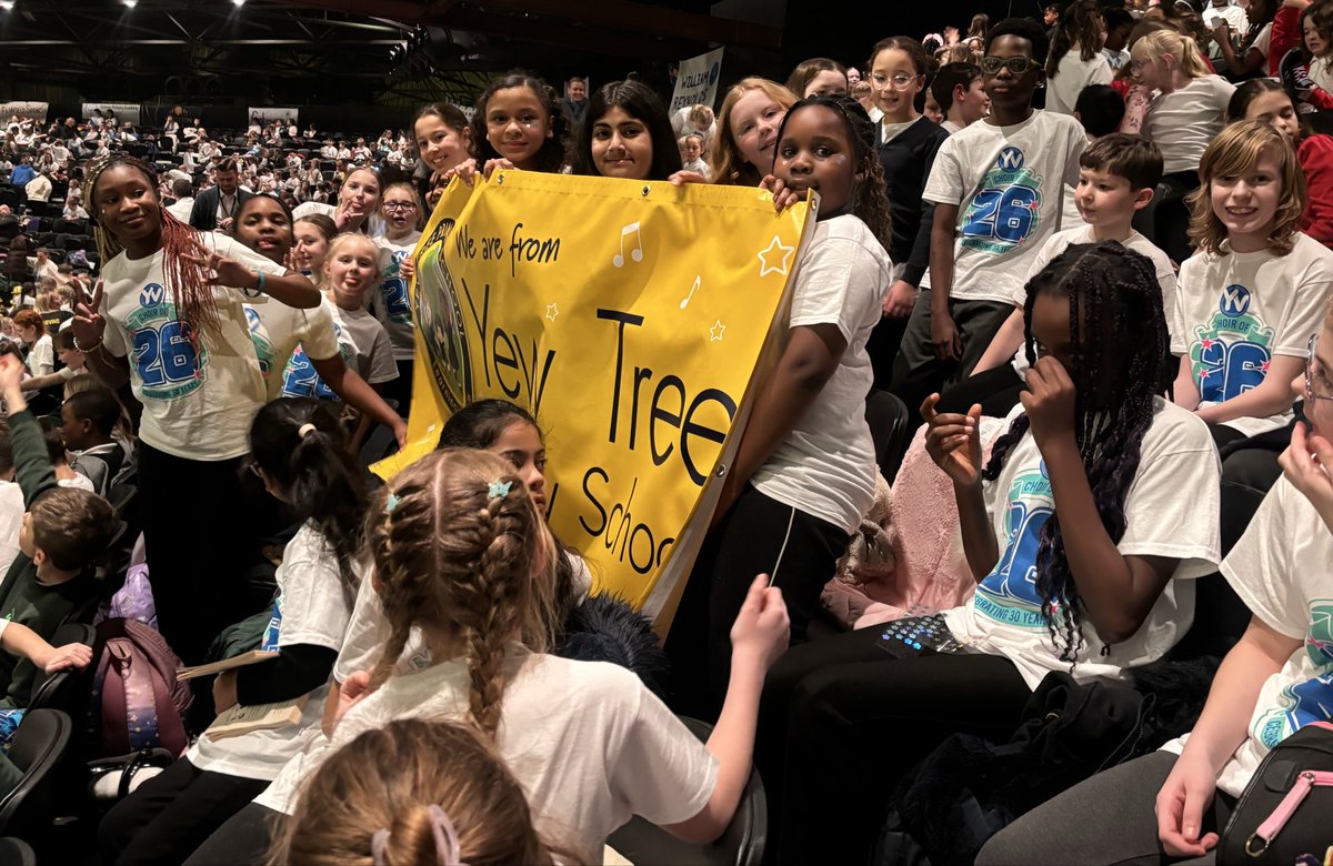 YewTreeSandwell's tweet photo. Our young voices choir are all rehearsed, eaten and are waiting excitedly for parents to arrive #lettheshowbegin #experiences https://t.co/FQvsaK02pp