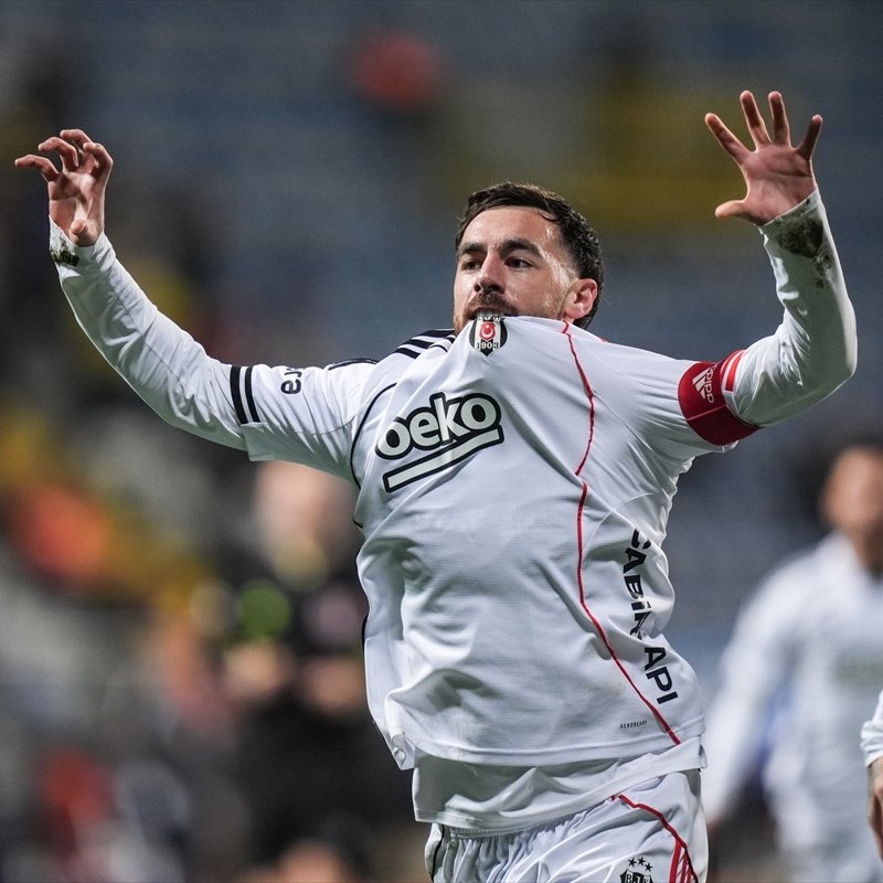 Orkun Kökçü, sonunda şeytanın bacağını kırdı. Devamı gelecektir. 

Sonunda be kaptan! 🦅

#EYPvBJK