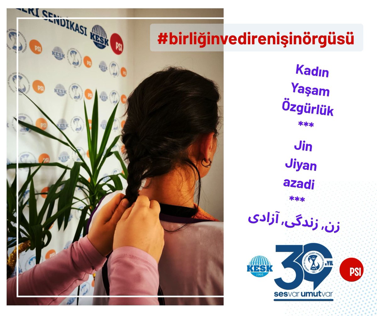 KESK1995's tweet photo. Rojova'da HTŞ, IŞİD vb. çetelerin Kürt, Ezidi, Alevi, Dürzi kadınlar üzerinden yürüttüğü savaşta bir kadını vahşice öldürüp, örgülü saçını keserek paylaşması sonrası tüm dünyaya yayılan saç örme eylemi bir suç değil, kadınların savaşa, militarizme, sömürüye karşı dayanışma eylemidir!!! 

Kadın
Yaşam
Özgürlük
***
Jin
Jiyan
azadi
***
زن, زندگی, آزادی

#birliğinvedirenişinörgüsü