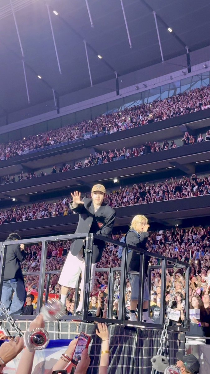 Julii1438's tweet photo. Can my mooties pls spam me with their best #dominate_tour pictures they took on their own 🤭🤭🤭❤️
I'll start 🙂↕️❤️ https://t.co/zVMoM5JYpE
