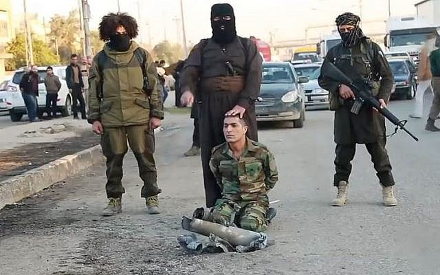 💔 Kurdistan marked 11 years since the martyrdom of Peshmerga Hujam Surchi, publically executed by #ISIS in 2015. His resilience remains a national symbol, and his executioner was killed in 2017.

#ゴールデンカムイ #Syria #LYKN #سوريا_الجديدة #كوردستان #كوباني #KobaneUnderAttack
