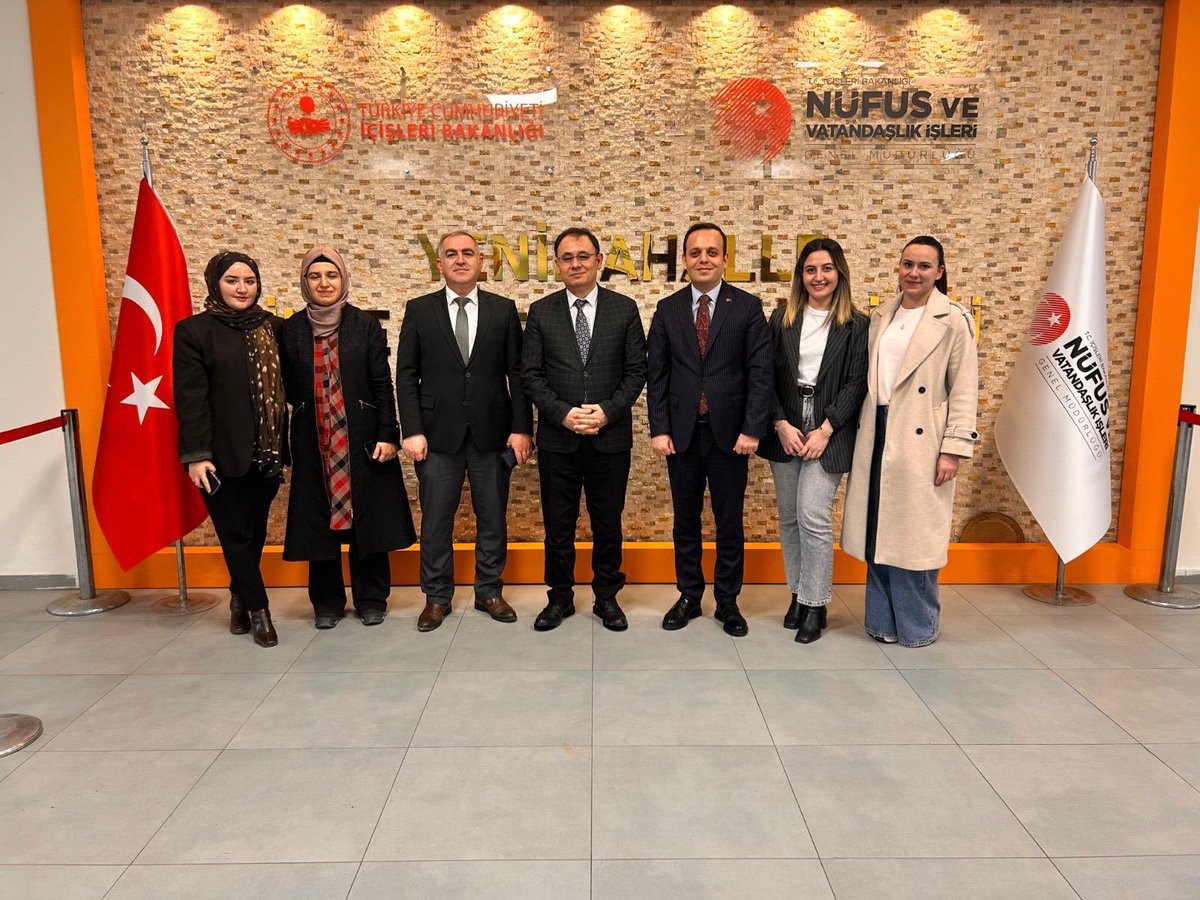 Arşiv Daire Başkanımız Sn. <a href="/kmlnar/">Kamil Nar</a> , Şube Müd Sn. Ömer Yavuz ve ekibine Müdürlüğümüze yapmış olduğu ziyaretleri için teşekkür ediyoruz.
#HayatınızınHerAnında 

<a href="/itasyapan/">İbrahim Taşyapan</a> 
<a href="/T_Kurtbeyoglu/">TahsinKURTBEYOĞLU</a> 
<a href="/ankara_il/">Ankara İl Nüfus ve Vatandaşlık Müdürlüğü</a> 
<a href="/MustafaGungorlu/">Mustafa GÜNGÖRLÜ</a> 
<a href="/ylmzckmk_/">Yılmaz ÇAKMAK</a>