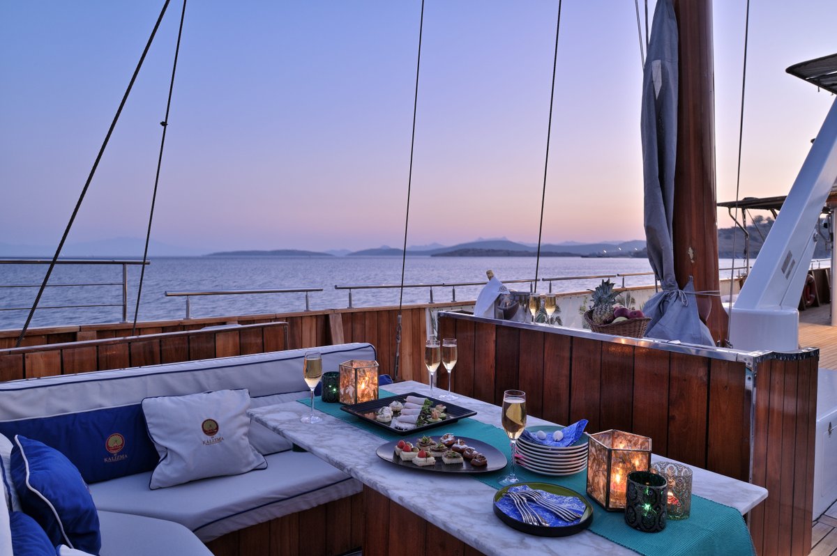 OCyachts's tweet photo. KALIZMA is available for charter in Croatia, and few yachts carry a love story like hers.

Once the private escape of Elizabeth Taylor and Richard Burton, this legendary classic is steeped in romance. Recently refreshed, she offers an intimate setting for couples with elegant cabins, a beautifully reimagined aft deck for long dinners and film nights, and the quiet charm of a yacht built for unhurried time together along the Adriatic.

Charter rate is from EUR 105,000 weekly.
🔗https://t.co/cjGabAXgEQ