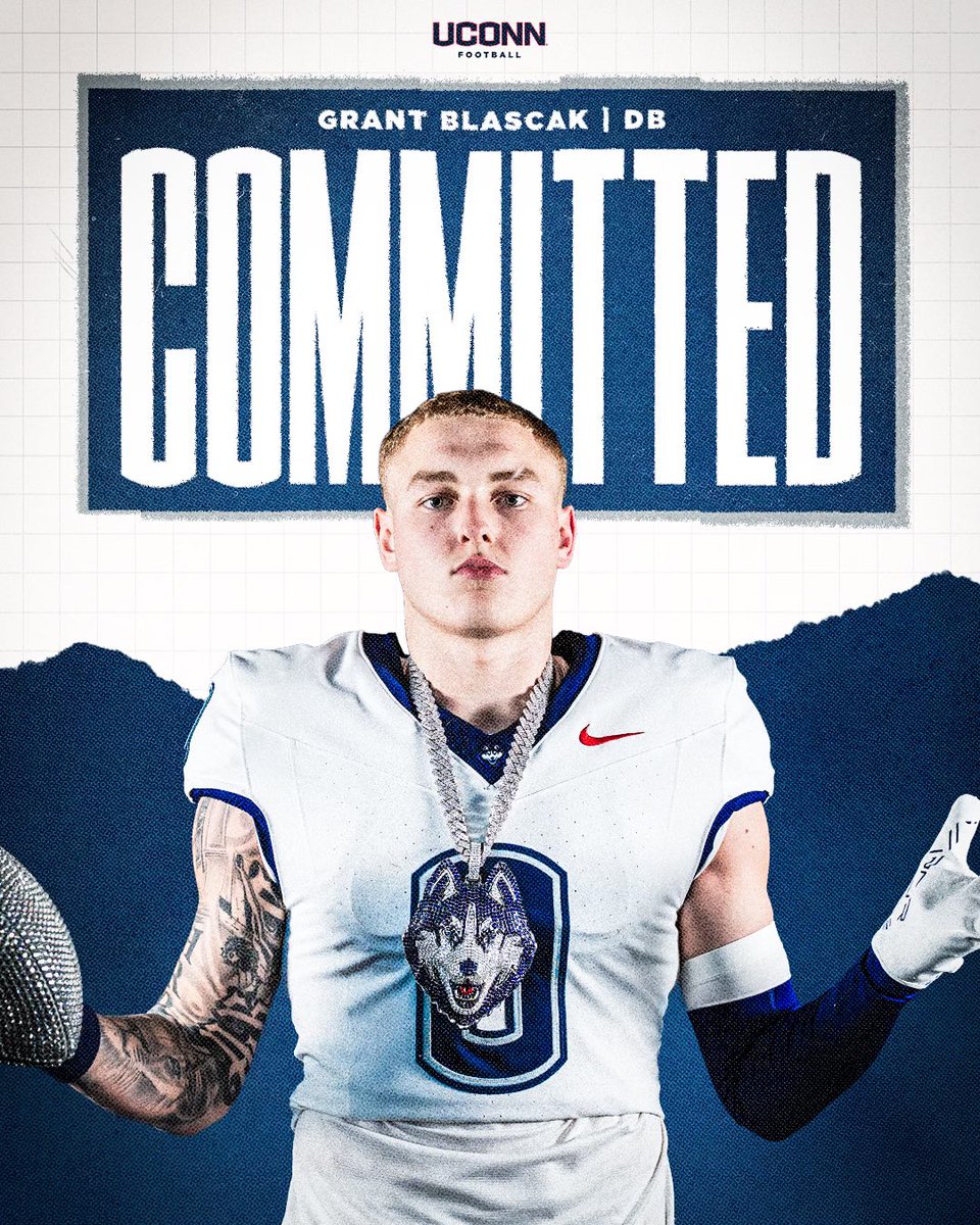 Crib🏠 #Gohuskies <a href="/CoachCandle/">Jason Candle</a> <a href="/Coach_Manalac/">Ryan Manalac</a> <a href="/coachjjanderson/">Jay Anderson</a> <a href="/nalexanderWJHS/">Coach Alexander</a> <a href="/WalshJesuitFB/">Walsh Jesuit Football</a>