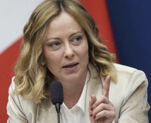 PsyGuy007's tweet image. 🚨 🇮🇹 Soutenez-vous l’Italie qui va proposer d’inscrire le Corps des gardiens de la révolution islamique sur la liste des ORGANISATIONS TERRORISTES ? 

🅰️. OUI
🅱️. NON