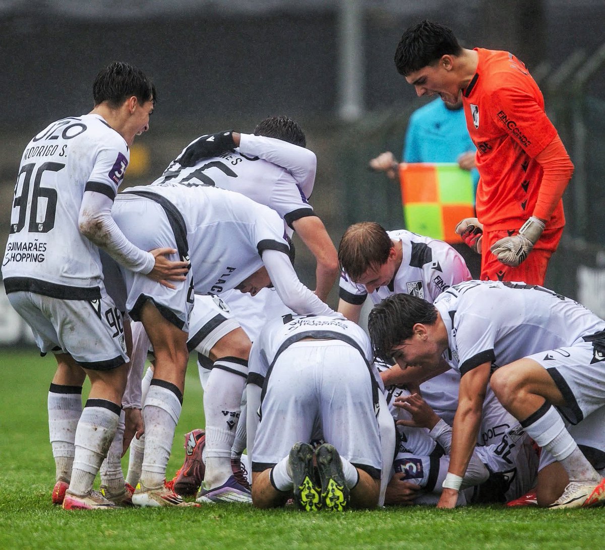 Vitória SC Mil Grau tweet media