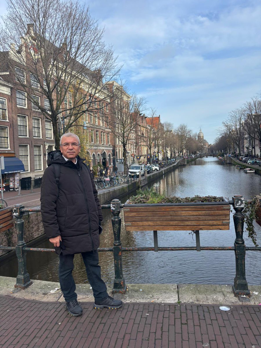 Hollanda’da çektirmeyeni dövüyorlardı.
😢
Transferler Mauro Icardi Marmoush Cengiz Dikilitaş Bissouma Kolo Muani Pepe Gueye Manchester City Asprilla Eyüp Salih Uçan Maestro Kaptan  #mügeanlı  #pazartesi ofsayt #AskeriHastanelerAçılsın Tarkan Fatih Altaylı Polis Kızılcık Şerbeti