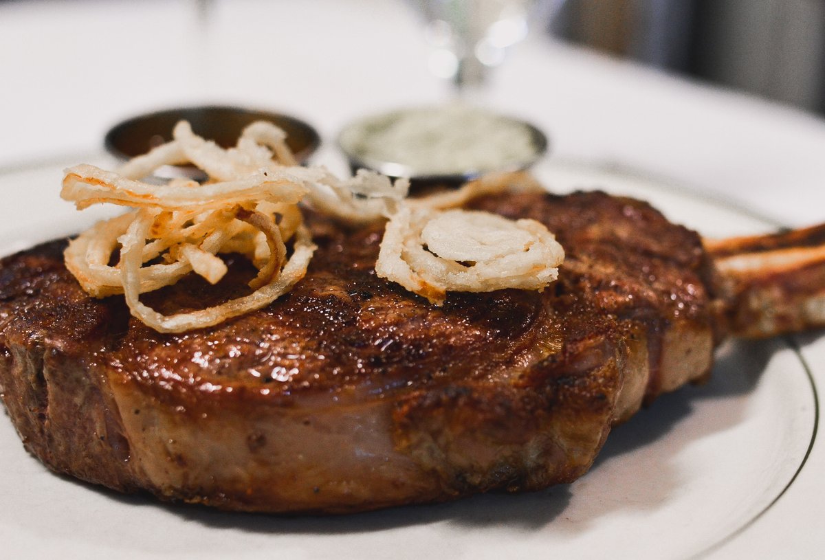Late nights were made for steaks like this. #EdwardsSteakhouse #JerseyCityEats #JerseyCityDining #NJRestaurants