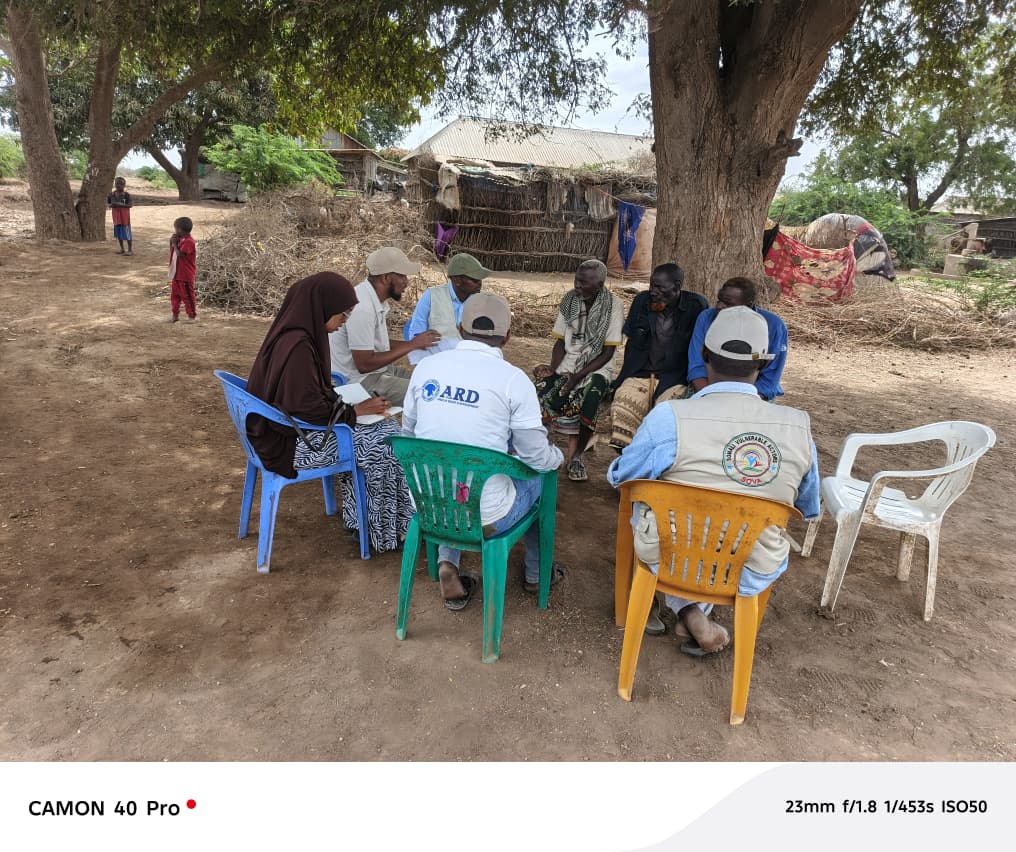 ardfeeds's tweet photo. 1/2)At the request of the Ministry of Humanitarian Affairs and Disaster Management of Hirshabelle State, ARD with other partner agencies conducted a Rapid Needs Assessment in drought-affected areas.
The assessment covered remote agro-pastoralist and pastoralist communities facing https://t.co/Ade6KAOlNa