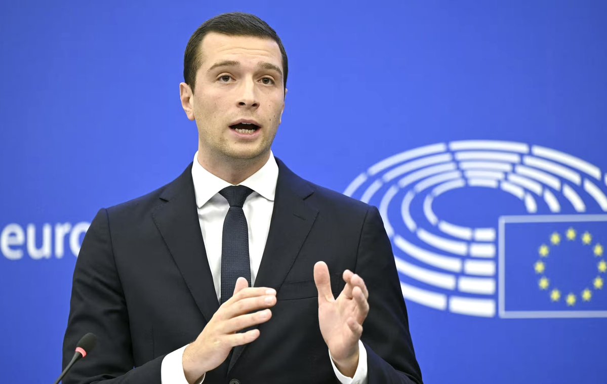 f_philippot's tweet image. HONTEUX ! ⤵️

Le RN vient d’annoncer qu’il allait voter ce soir la loi euromacroniste d’interdiction des réseaux sociaux aux moins de 15 ans !
(cf : leparisien.fr/politique/inte…)

C’est à dire voter pour :
- le cheval de Troie pour l’identité numérique européenne !
- Pour le crédit…