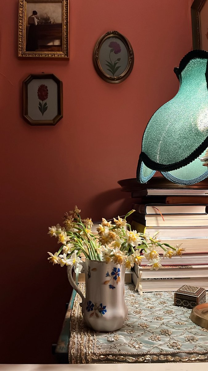 Kalpten kalbe bir yol vardır görülmez.