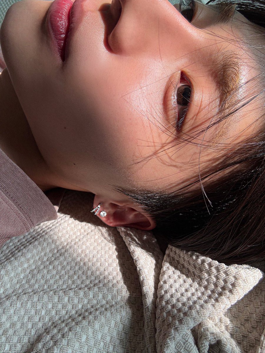 SWONS_'s tweet image. 저진짜못참겠습니다..