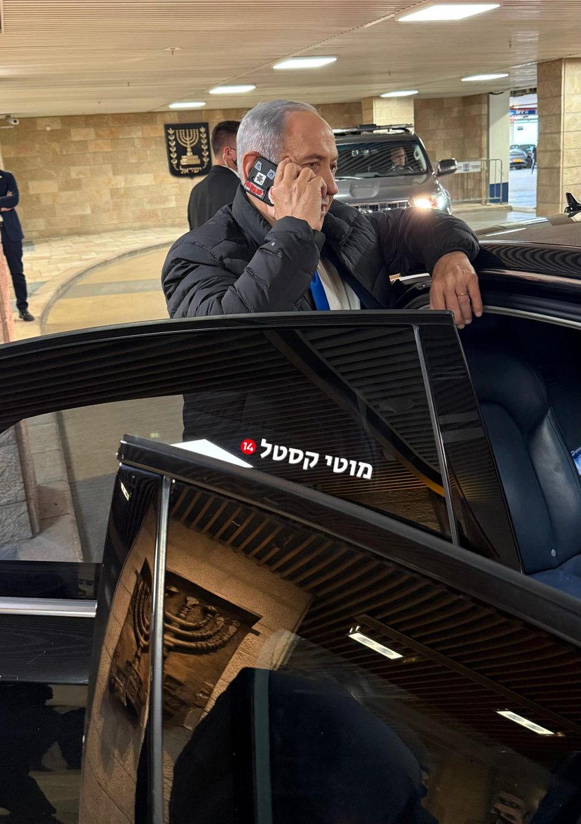 KastelMoti's tweet image. רה"מ נתניהו מקבל את הבשורה. החלל החטוף האחרון רן גווילי הי"ד שב הביתה.