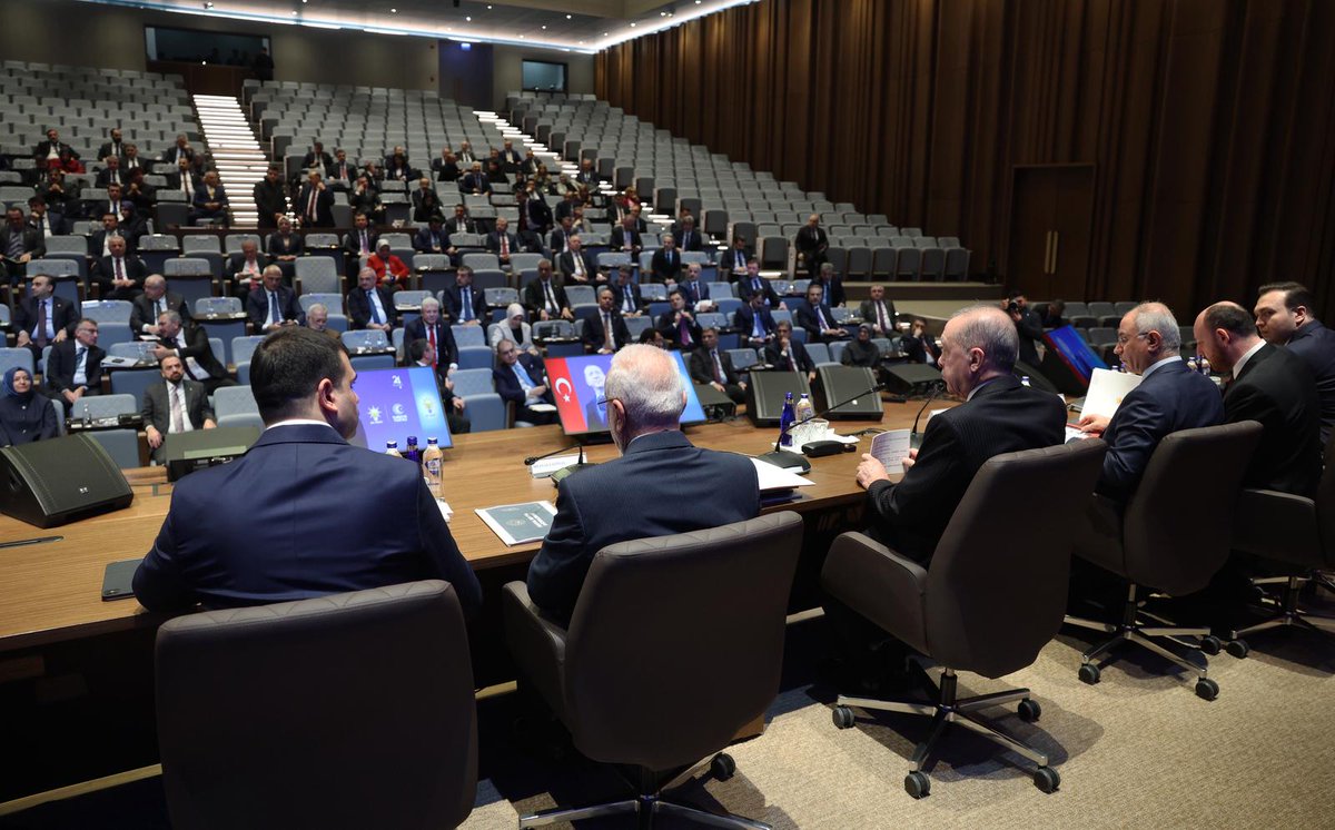 Genel Başkanımız ve Cumhurbaşkanımız Sayın Recep Tayyip Erdoğan, MKYK toplantımıza başkanlık etti.