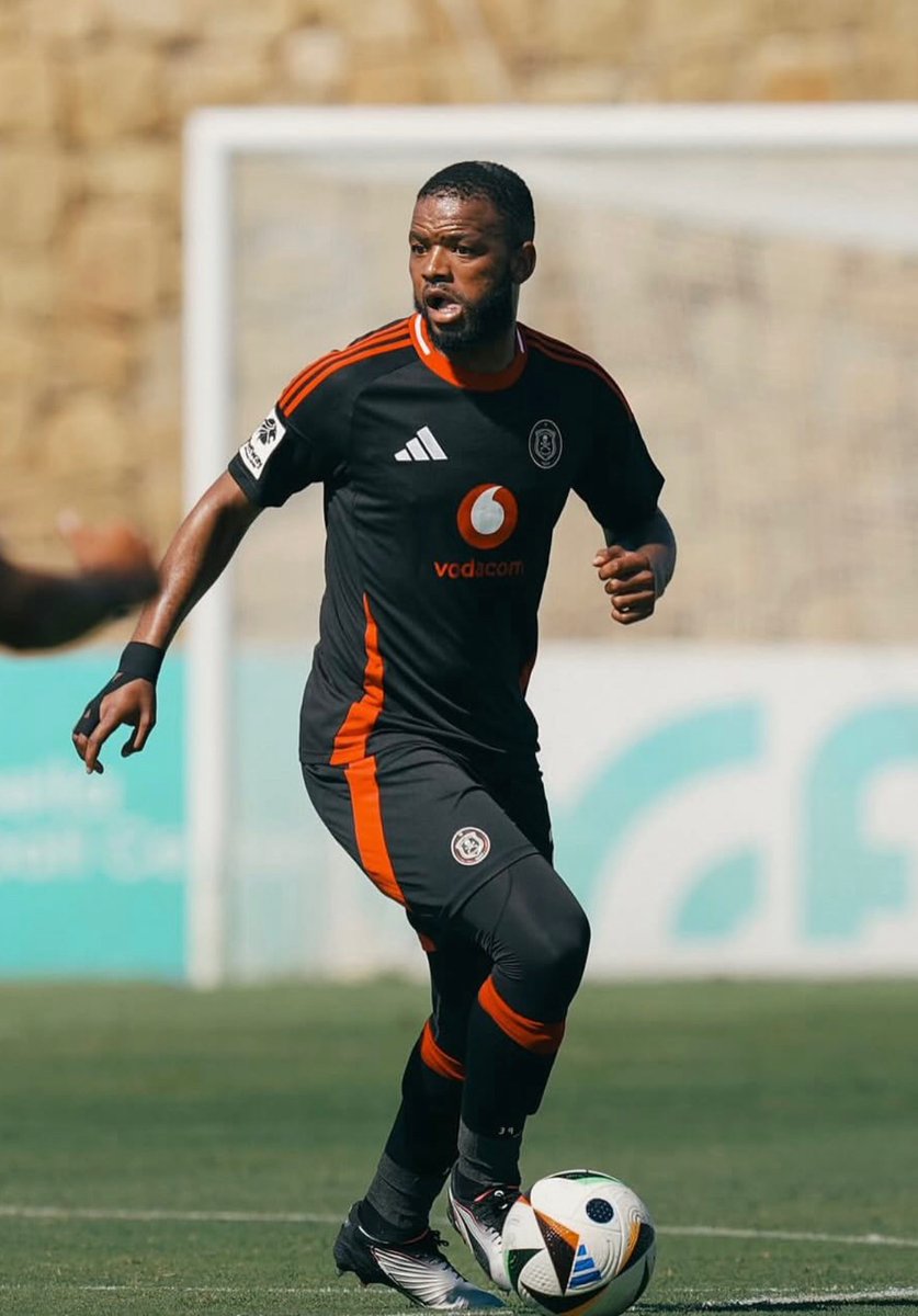 🚨🗞BREAKING NEWS🚨🗞

Sipho Mbule also known as the Drunken master has faced troubles in contract negotiations, this all comes after he referred to the coach as “Ostrich”, after an argument that ensued when the coach questioned him about his soberness last week Monday.