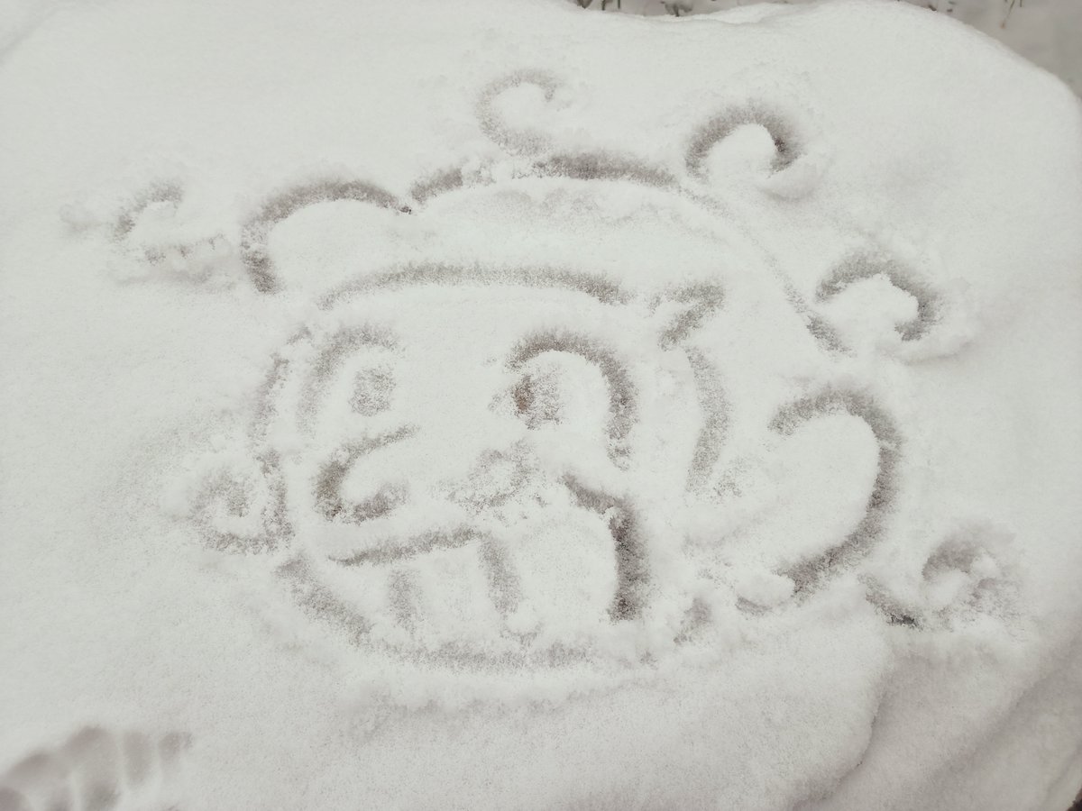 liangya19's tweet photo. #手塚治虫 #OsamuTezuka #HamEgg  #ハム・エッグ 
#夢女子 #selfship
I drew a hamegg in the snow.The last two pictures were all drawn by me using a mouse in the game. https://t.co/2Gn5a5x0eY
