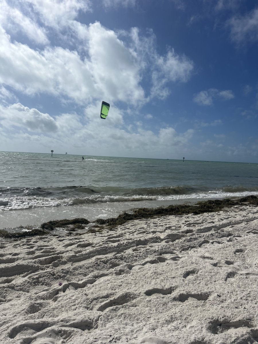 davidpollack47's tweet image. The house. Kids' activities. Bills. All of it is a part of marriage. But I pray today that they don't distract you from seeing God's hand in your life.

The #1 thing me and the Mrs. have learned this past year: don't let the small stuff beat the great stuff.

We are beyond…