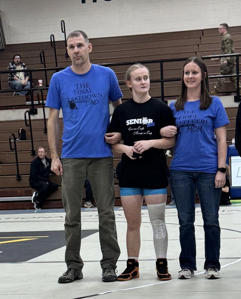 EU_CSD's tweet image. 🤼‍♀️ Senior Night 🤼‍♀️
Tuesday, January 6th, we took a moment to recognize our Senior girl wrestlers. 
🩵🦅🤍