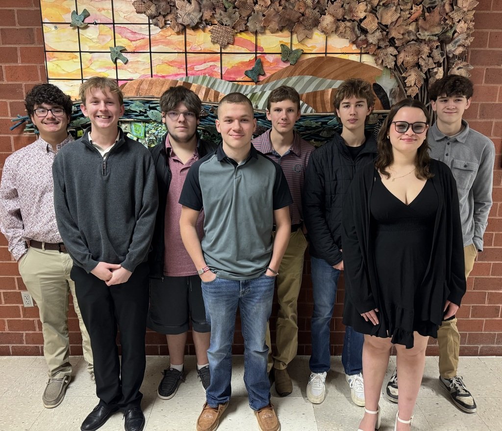 EU_CSD's tweet image. Our EU Large Group Speech Team traveled to Creston High School for district competition! We took 3 incredible events and all received a division I rating,  advancing to STATE on February 7th at West Des Moines Valley!
🎤 Radio Broadcast
📺 Television Newscast
🎭 Ensemble Acting
