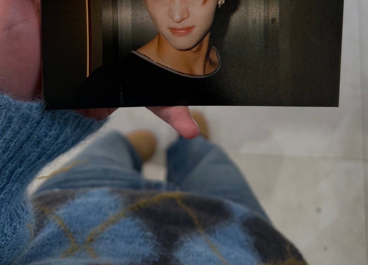 kyooousan's tweet photo. 상워니가 자주 찍는 구도                   
                                                              오늘 거누 공계

국정원에 열애설 제보하면 포상금 주나... https://t.co/YSwq45RzB8