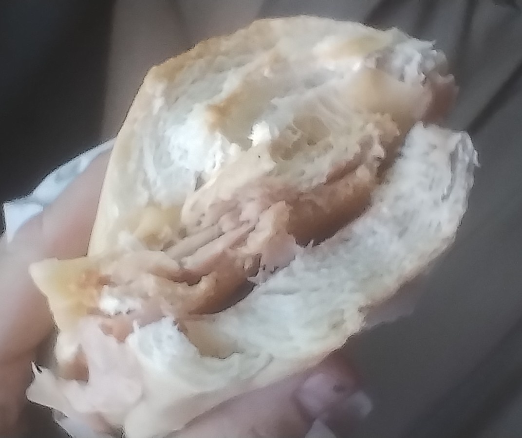 HOLA <a href="/dzapatillas/">Derecho enZapatillas</a> COMPRE UN SANGUCHE DE MILANESA Y ERA DE POLLO... EL COMERCIO NO ACLARABA QUE ERA DE POLLO SE PUEDE RECLAMAR UNA RESARCIMIENTO DE TIPO ECONOMICO??? POR EL PERJUICIO MORAL QUE RECIBI ADEMAS DE QUE BIEN PODRIA YO SER ALERGICA O NO COMER POLLO POR RELIGION