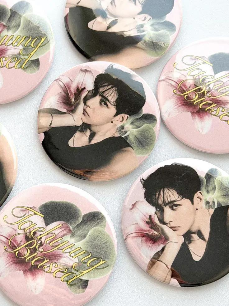 shesnadd's tweet image. hii ade kpop stan tak kat sini?? enhypen, bts, twice, exo, dll ! nak y2k and vintage pon ada tau 🤍

 button badge for RM4 jee 😵‍💫 (kat bawahni contoh je, since i baru nak buat bila dapat order)
t.me/yourbabybeads

#buttonbadge #pinbadge #BTS #TWICE #GFRIEND  #merch