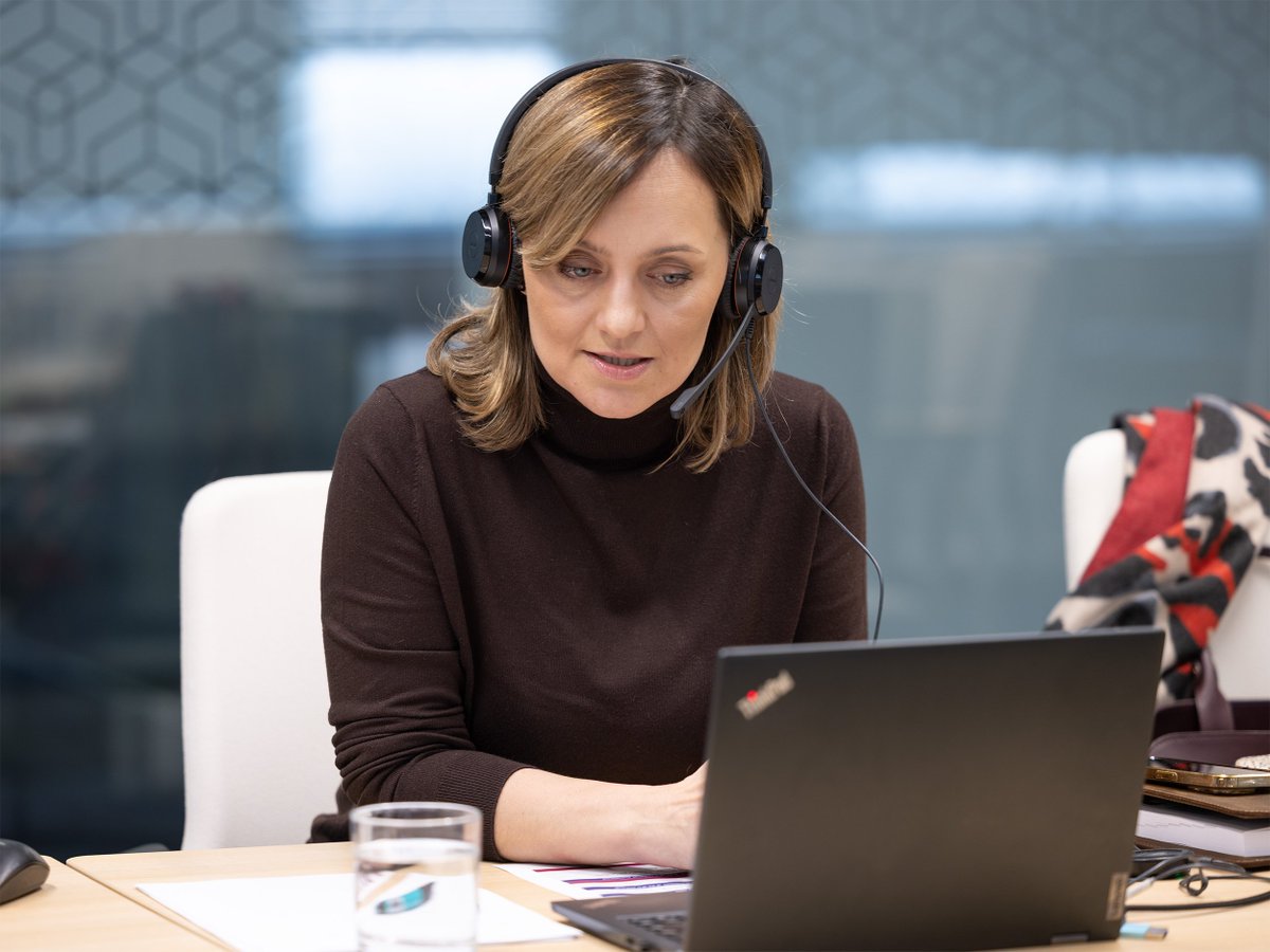 EU_ELA's tweet image. 🚚 From documents to data: freight enforcement is going digital

From July 2027, #eFTI will enable secure digital access to freight data across the EU.

ELA organised an eFTI workshop with the @EU_Commission (#DGMOVE) to support authorities’ readiness.

🔗 link.europa.eu/g3FFFy