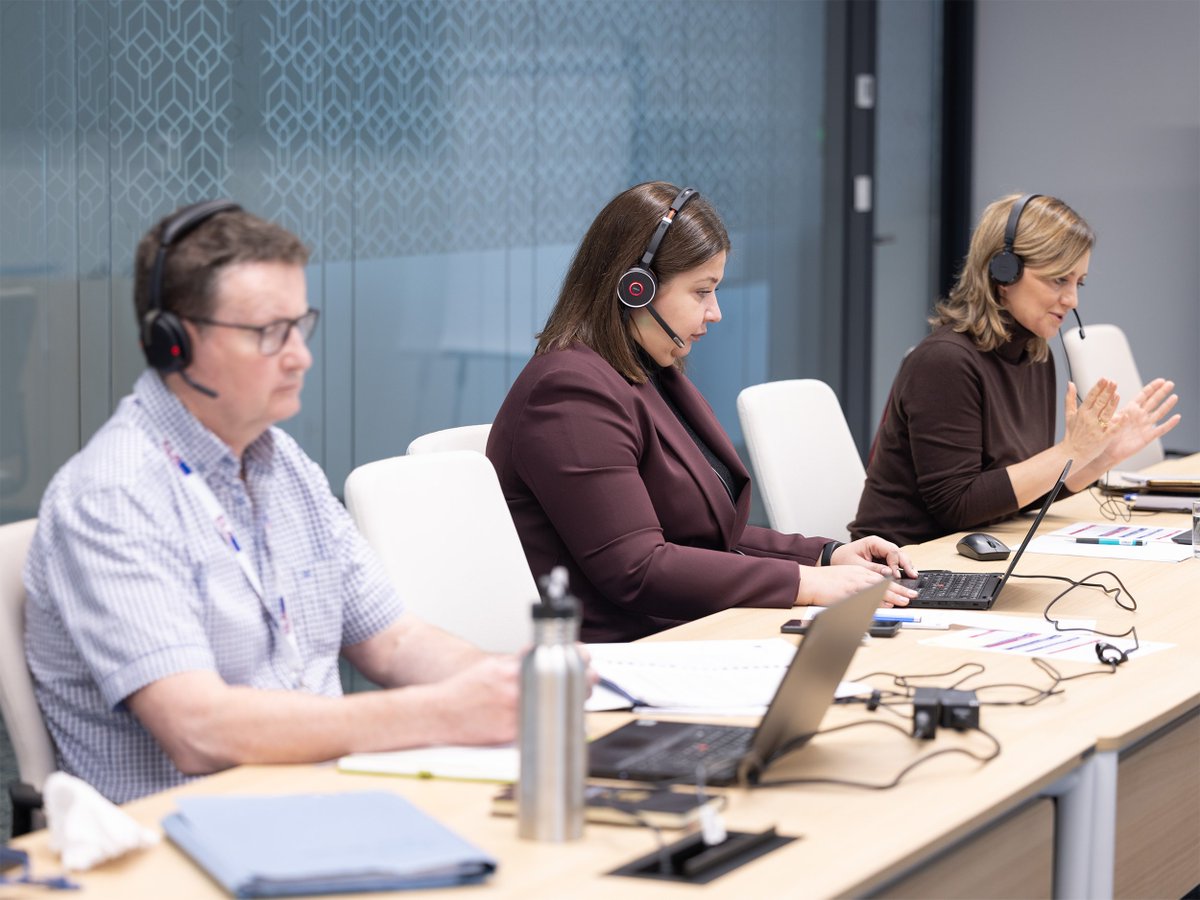 EU_ELA's tweet image. 🚚 From documents to data: freight enforcement is going digital

From July 2027, #eFTI will enable secure digital access to freight data across the EU.

ELA organised an eFTI workshop with the @EU_Commission (#DGMOVE) to support authorities’ readiness.

🔗 link.europa.eu/g3FFFy