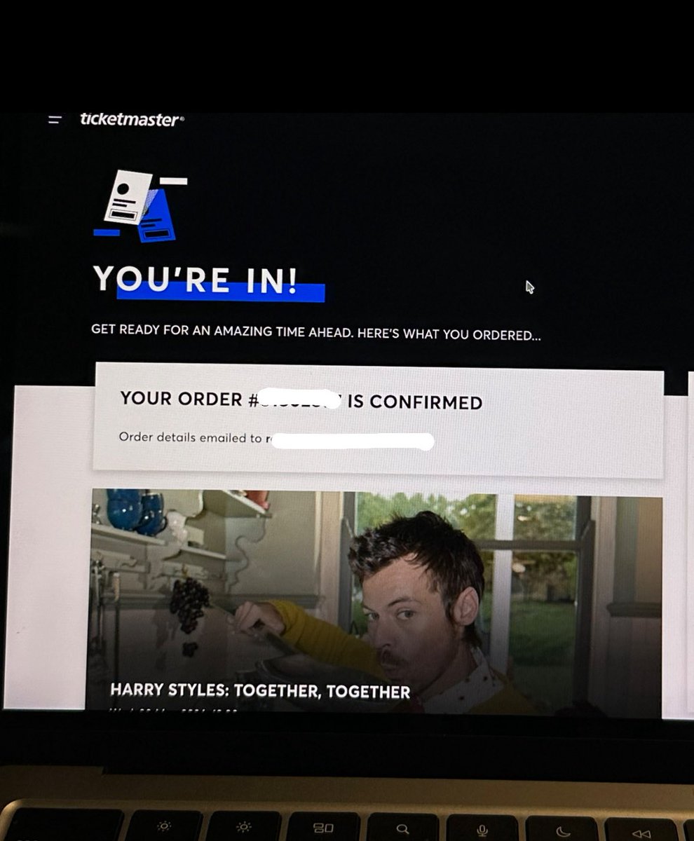 ro 𝜗𝜚 tweet media