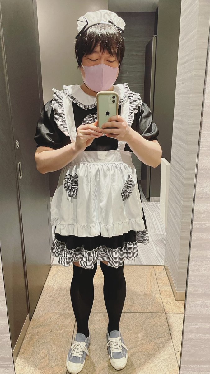 usagi38979n2's tweet photo. ご主人様お疲れ様です🥰
ちょっと前に撮ったやつです💕
#女装 #女装男子 #男の娘 #メイド服 #メイドコスプレ https://t.co/ukfji2VWWf