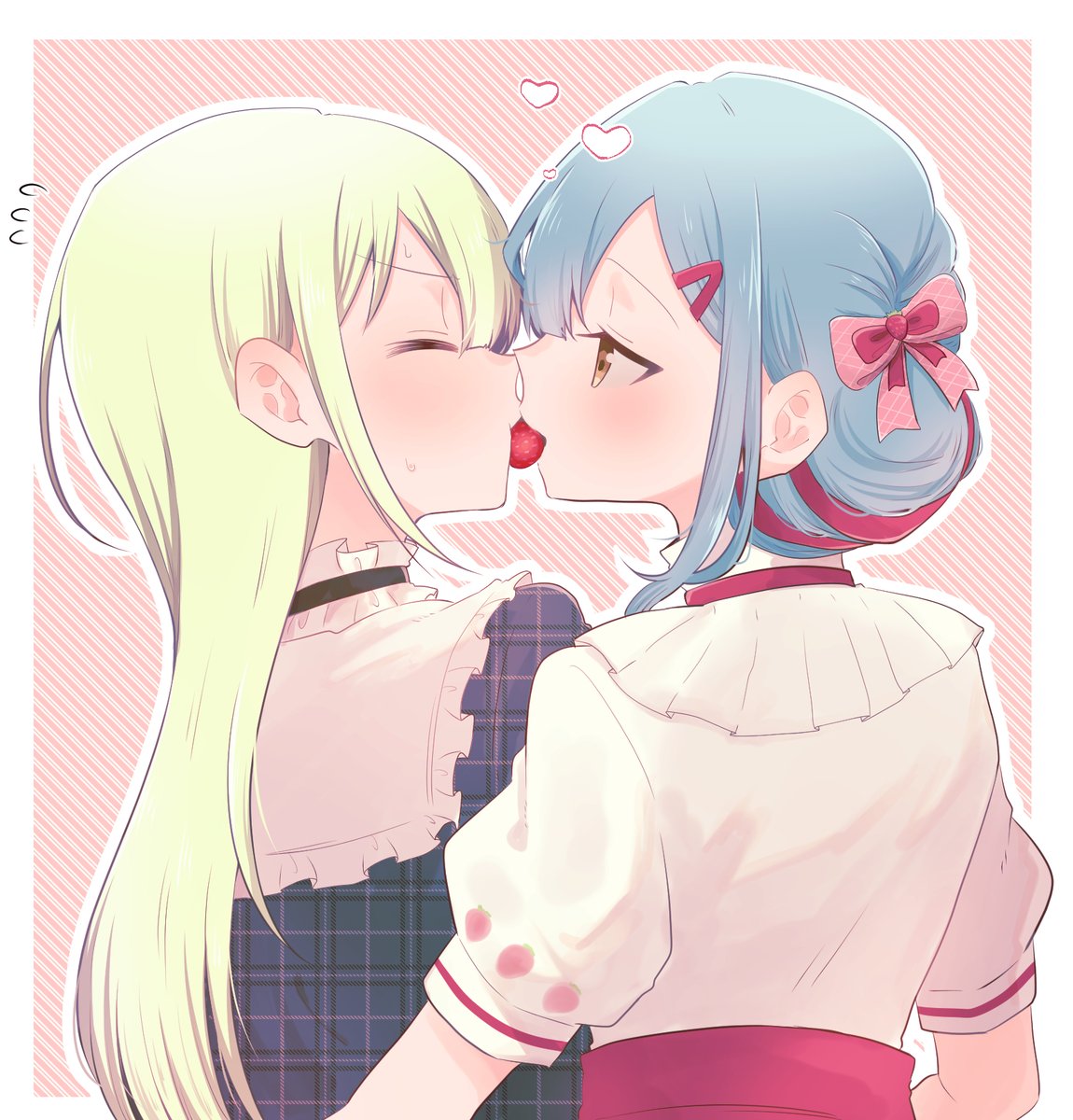 いちごを一緒に食べてるむつさき 