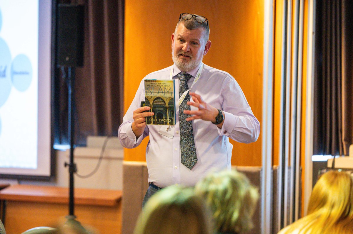 RE_Today's tweet photo. Strengthen RE in your school.
From bespoke INSET days to one to one guidance from national advisers, we offer tailored support to build staff confidence and strengthen your RE curriculum.
Book your RE support today!
https://t.co/036poZ6n82
#RVE #REConsultancy #CPD #TeachRE https://t.co/Y5bChOhvQh