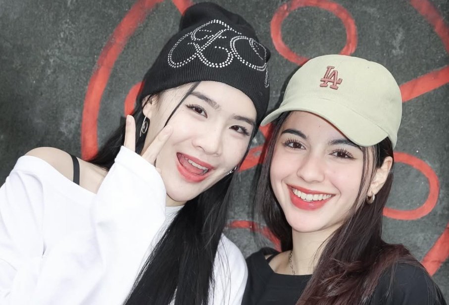 hey_syd1's tweet photo. These two fits with each other so well... so so so cute like literally so cute.. they are like God's most successful and blissful plan 
😭🤌😍

#ShellyPundao #shellybenda #pundoa 

(Cr. ipynceeeee) https://t.co/trsYs6QTkv