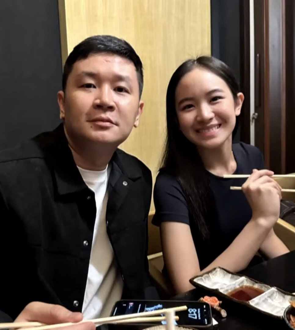 ultjoniean's tweet image. we got new pic of chef jorge and baby caprice 🫶🏻

BBS CAPRICE
#PBBCollab20PapaChef