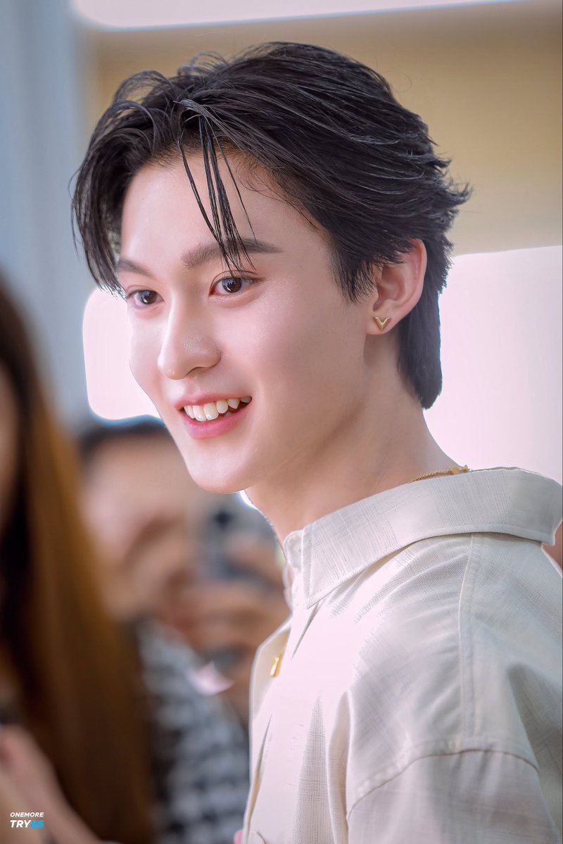 karyna_8144's tweet image. Patji likes K-pop idols, K-actors, J-movies and K-dramas.

And this is the man he got  💙 😉 
(Pat got a type!!!) 

#ริวจินแพทจิ #ryujinpatji
Cr: OneMoreTry85