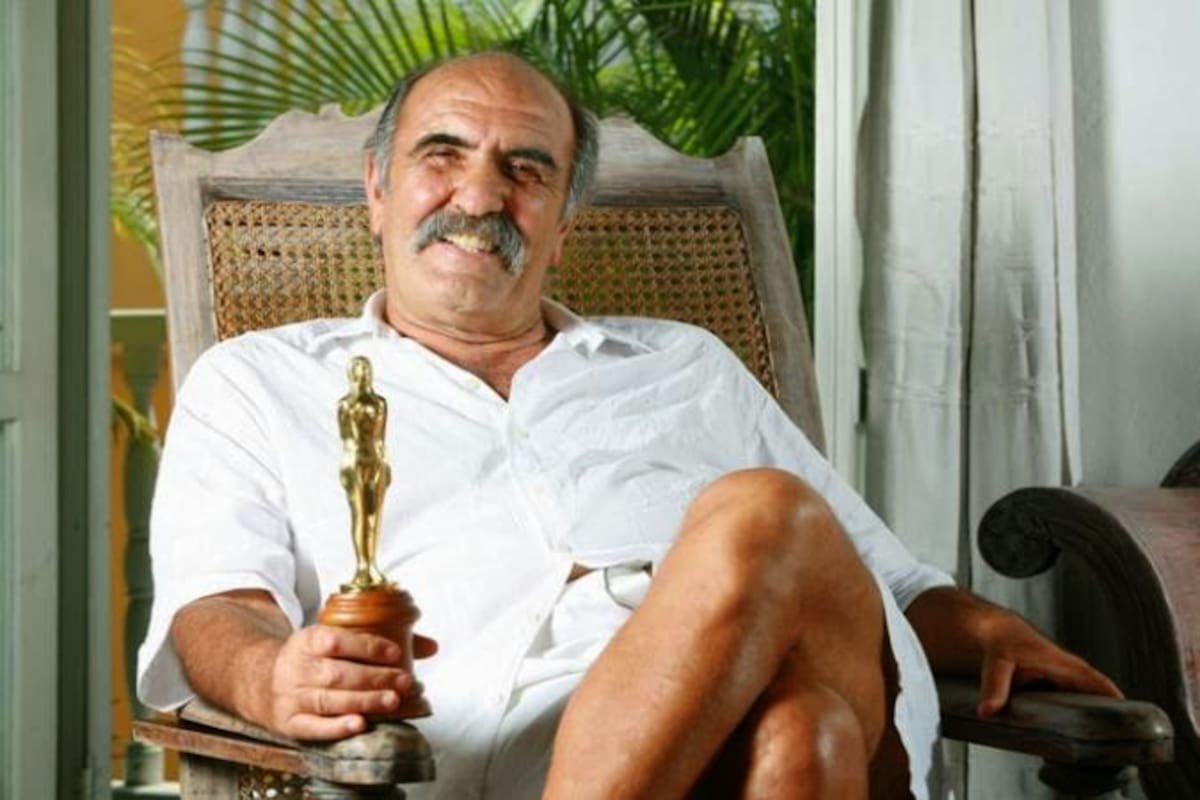 YamilHAranaP's tweet photo. Lamento profundamente la partida de Salvo Basile, una figura significativa del cine y de la televisión. Pero no solo eso: fue un cartagenero por adopción que amó esta ciudad como pocos. 

Su labor en la Junta Directiva del @_FICCI_ y sus proyectos sociales en apoyo a niños y niñas de comunidades vulnerables lo engrandecieron como persona.

Su recuerdo quedará en nuestros corazones.