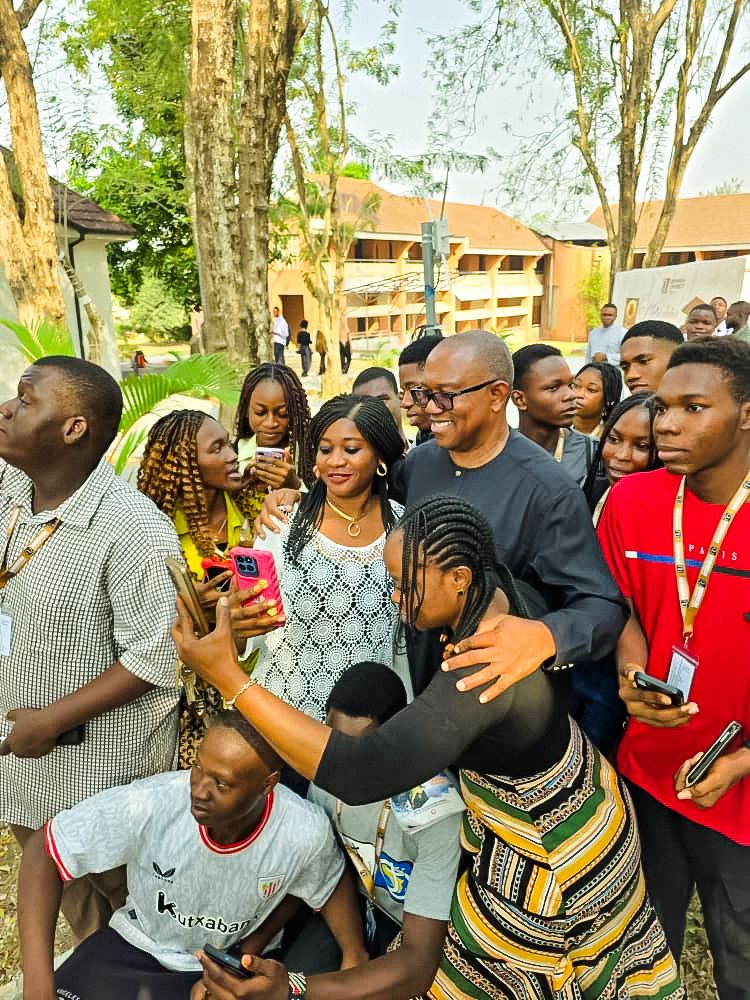 PeterObi's tweet image. A Visit to Dominican University, Ibadan: An Experience That Renewed My Hope for Nigeria’s Future.

I left Lagos at 5:30 a.m. and arrived in Ibadan at 8:00 a.m., heading straight to Dominican University to engage with the students and encourage them to strive for excellence in…