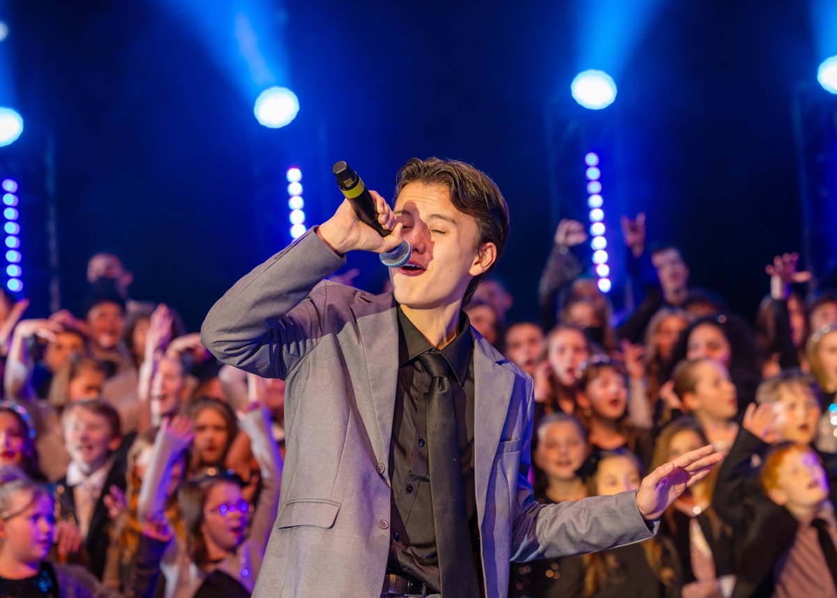1VoiceChildrens's tweet photo. We sing for these moments that truly count! 🤍🎤 #onevoicechildrenschoir https://t.co/EdNUYwXa8T